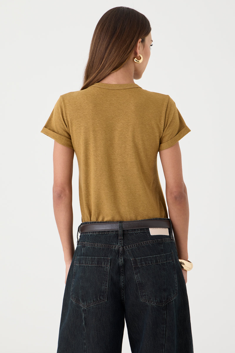 T-shirt Gola Redonda Manga Barra Dobrada – Caramelo