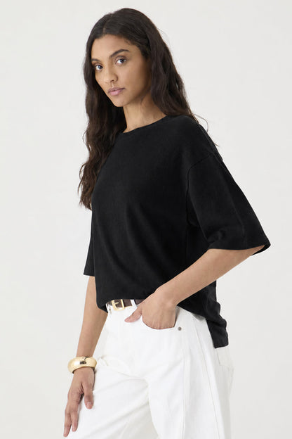 T-shirt Oversized Gola Redonda – Preto