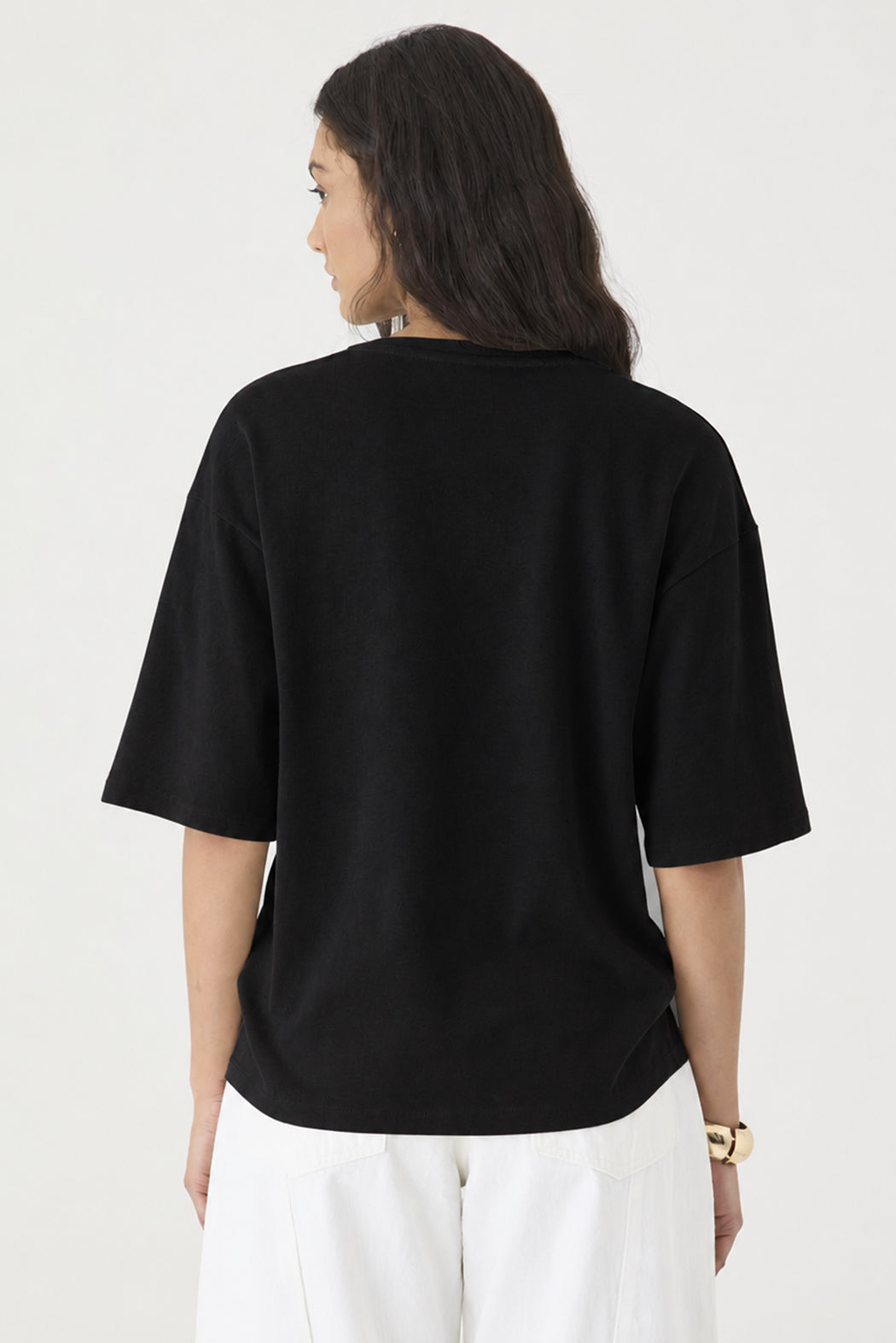 T-shirt Oversized Gola Redonda – Preto