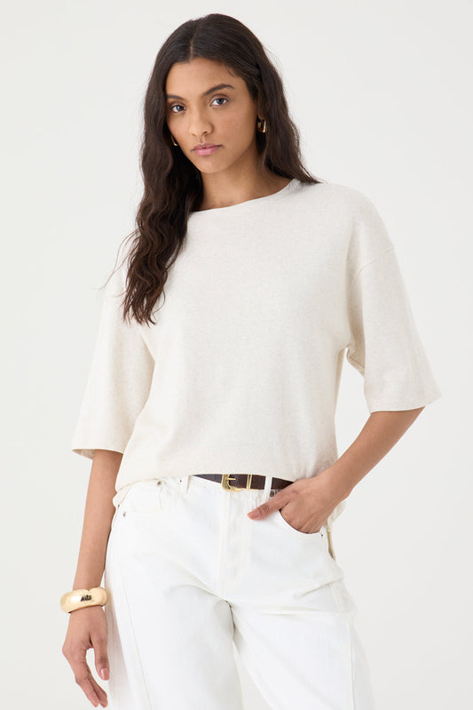 T-shirt Oversized Gola Redonda – Cru