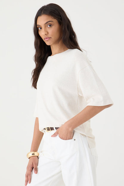 T-shirt Oversized Gola Redonda – Cru